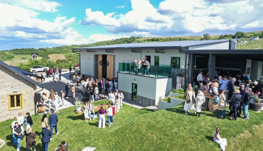 izdvojeno svečano je otvorena fruškogorska vinarija breg vinski magazin vino fino