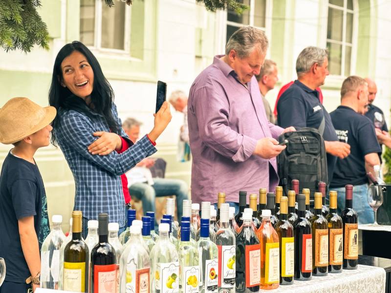 novost banatski festival vina Šta vas sve čeka ove subote u zrenjaninskoj gradskoj bašti vinski magazin vino fino