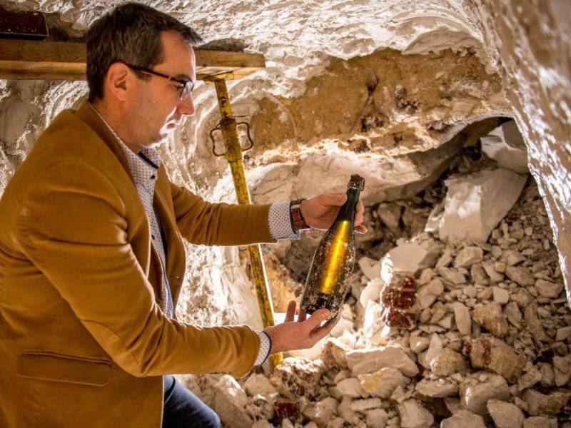 novost otvorene boce šampanjca starog više od 120 godina vinski magazin vino fino