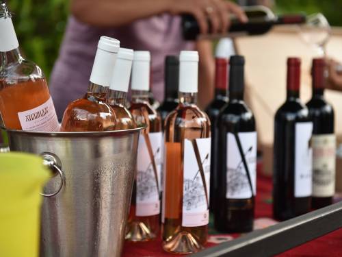 novost velike srpske vinarije na festivalu manastirskih vina vinski magazin vino fino