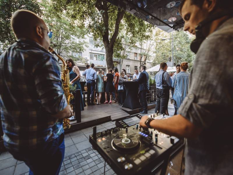 novost vina bikicki u bašti hotela saint ten vinski magazin vino fino