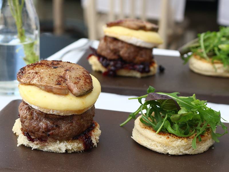 recept burger za muŠkarce vinski magazin vino fino