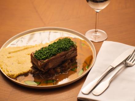 restoran nedelje bistro mali pijac vinski magazin vino fino