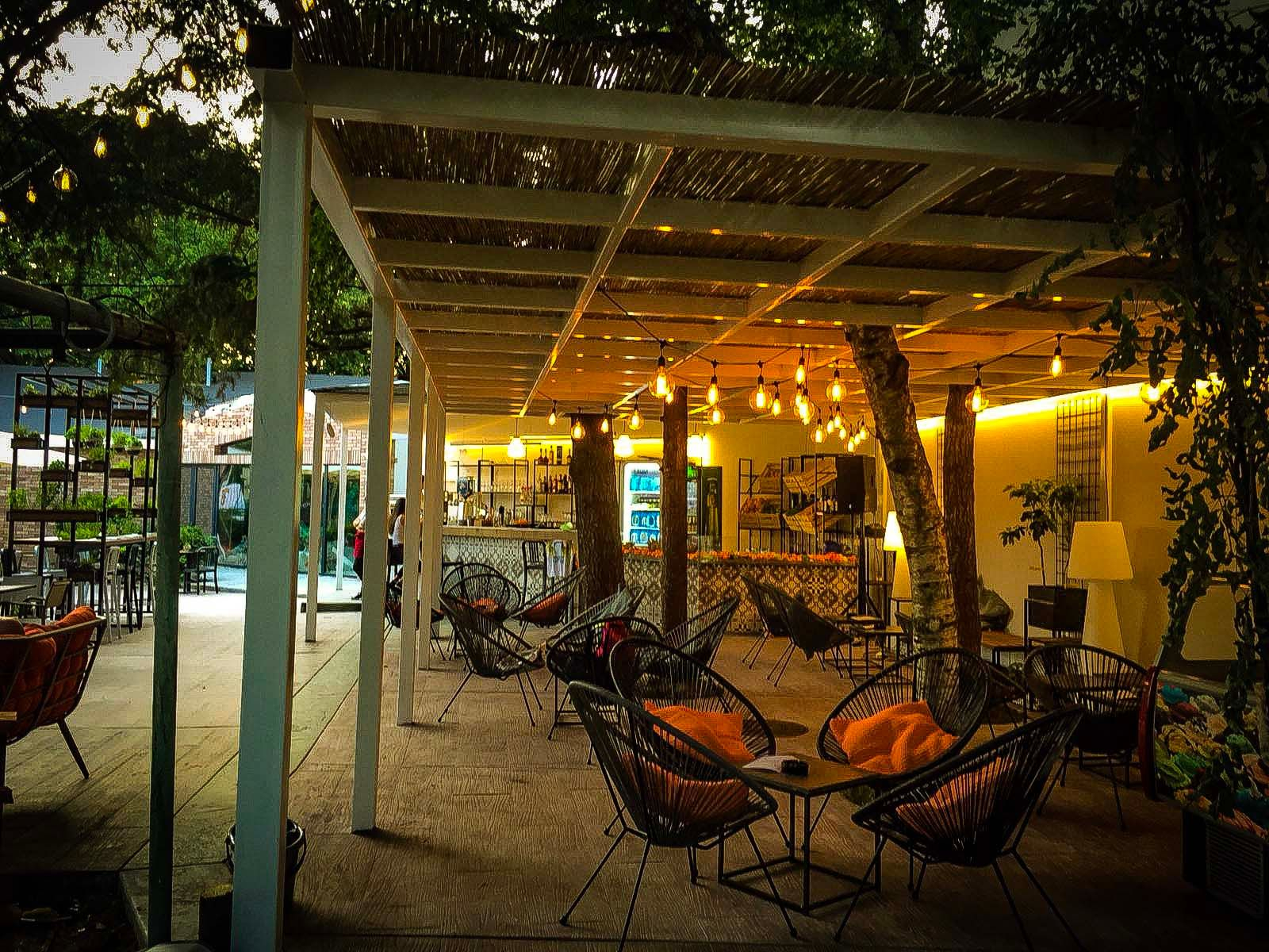 restoran nedelje emily garden vinski magazin vino fino