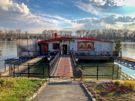 restoran nedelje mala kolubara na reci vinski magazin vino fino