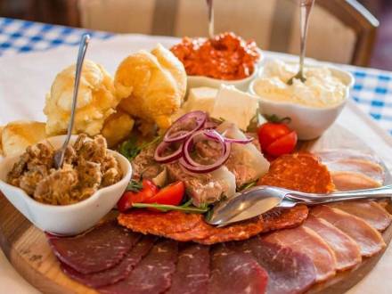 restoran nedelje mala kolubara na reci vinski magazin vino fino