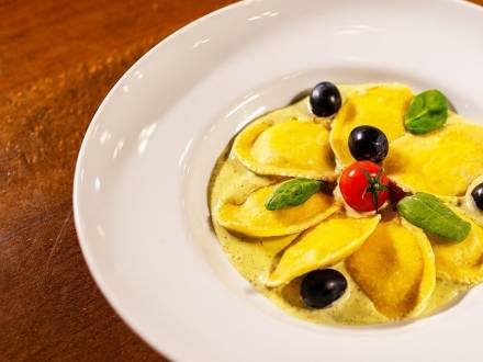 restoran nedelje pomodoro vinski magazin vino fino