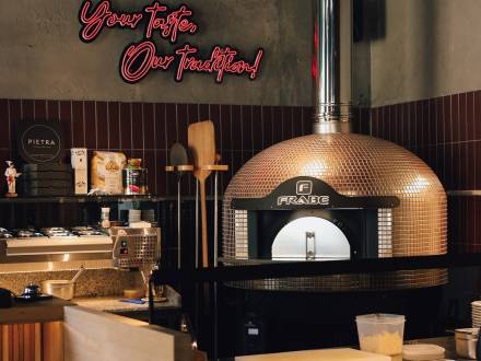 restoran nedelje restoran nedelje pietra pizza cucina vinski magazin vino fino