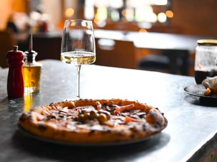 restoran nedelje restoran nedelje stovarište materijala vinski magazin vino fino