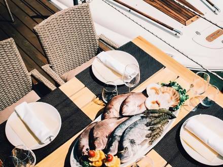 restoran nedelje tri lepe vinski magazin vino fino