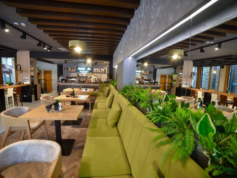 restoran gastro bar central inn vinski magazin vino fino