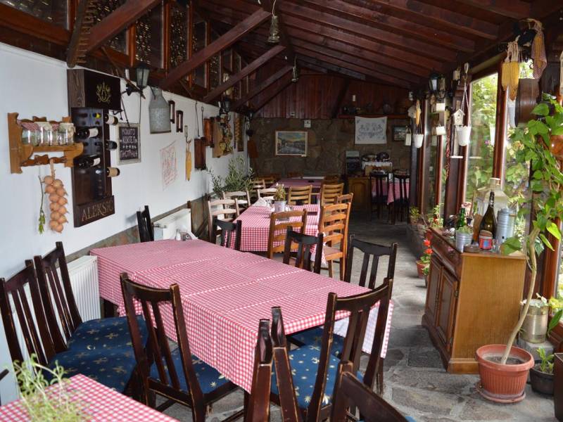 restoran kafana dukat vinski magazin vino fino