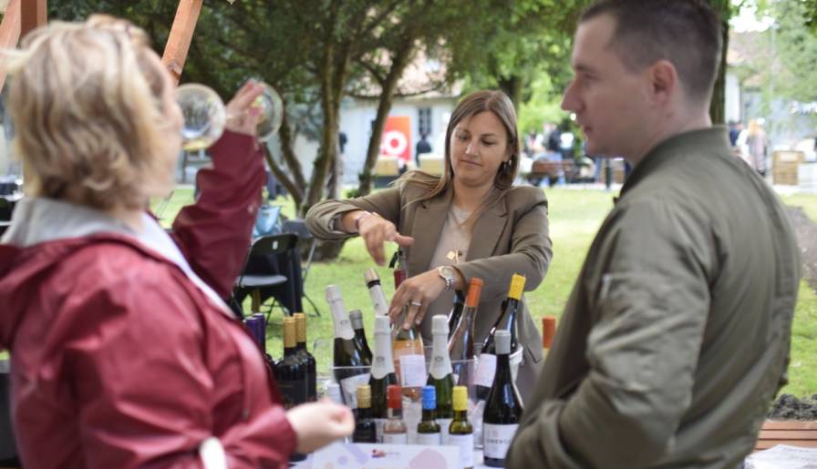 izdvojeno banatski festival vina ponovo u humanitarnoj misiji vinski magazin vino fino