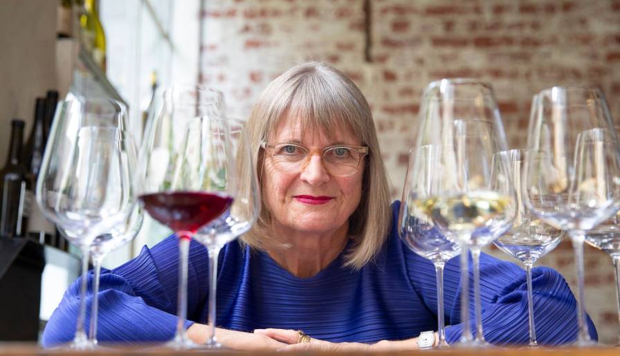 izdvojeno džensis robinson vino je geografija u boci vinski magazin vino fino