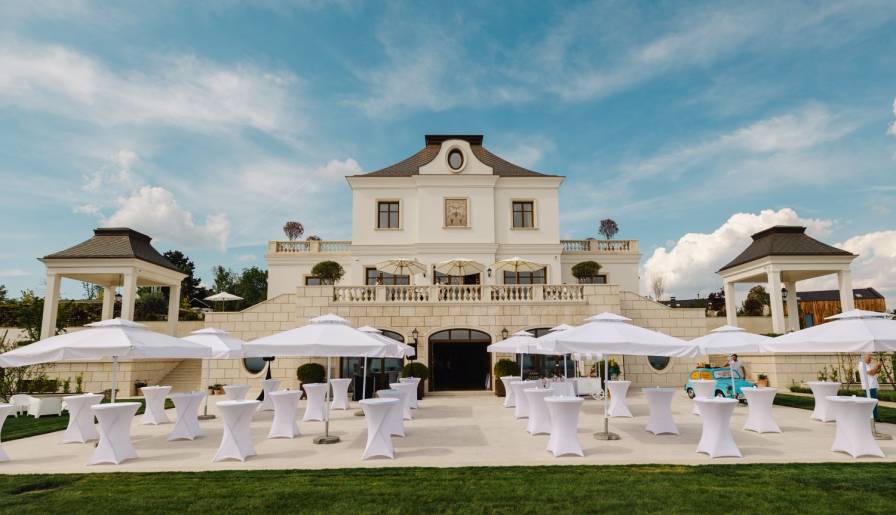 izdvojeno letnji muzički vatromet u vinariji la gora vinski magazin vino fino