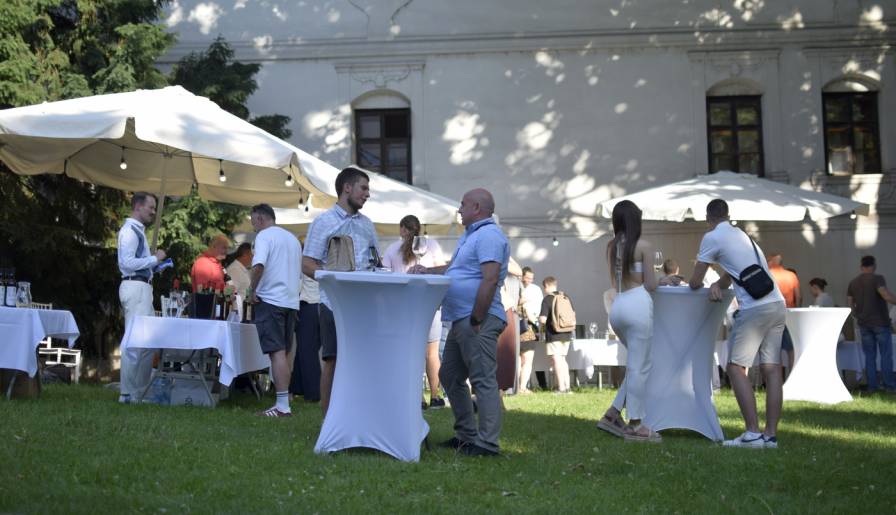 izdvojeno proglašeni su trofeji ocenjivanja grow du monde vinski magazin vino fino