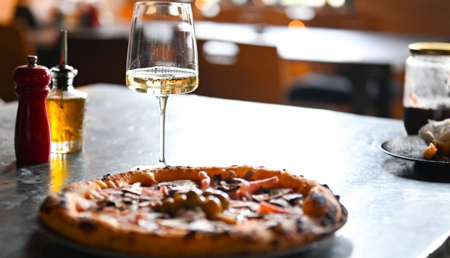 izdvojeno stovarište materijala vinski magazin vino fino