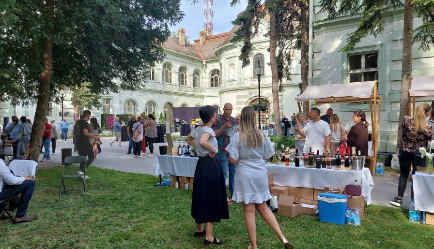 izdvojeno u subotu festival vina u zrenjaninu vinski magazin vino fino