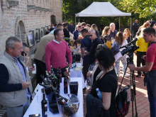 novost rame uz rame sa svetskim regionima vinski magazin vino fino
