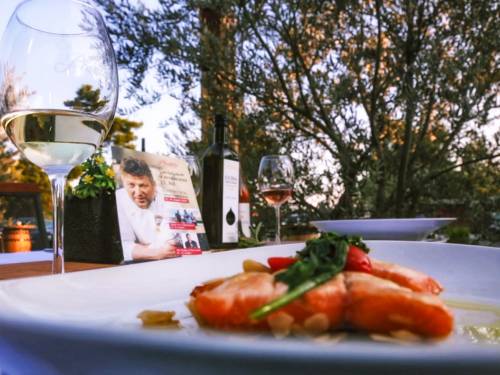 novost bogat avgustovski program u restoranu 13 juli vinski magazin vino fino
