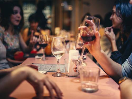 novost bordo se bori da privuče mlade ljubitelje vina vinski magazin vino fino