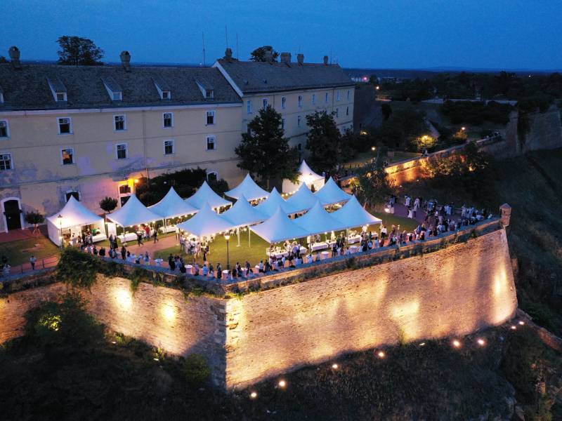 novost Čekamo grašac na tvrđavi vinski magazin vino fino