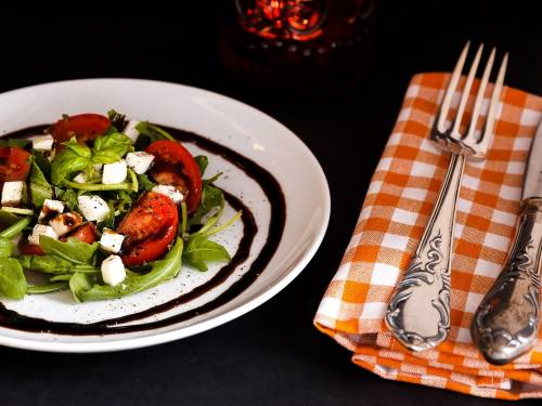 novost gastro pregled optimizam na pomolu vinski magazin vino fino