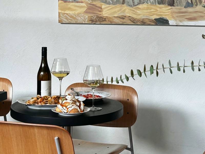 novost june cafe nudi romantiku kakvu ne očekujete vinski magazin vino fino