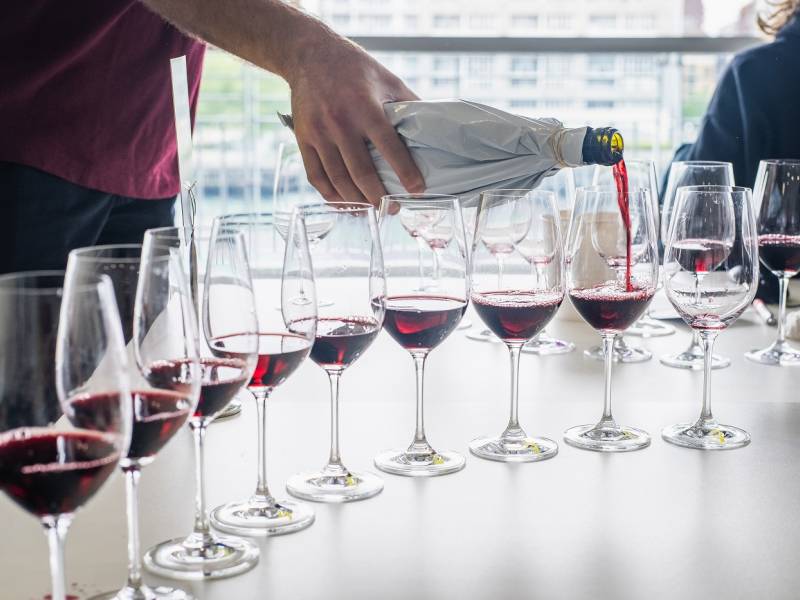 novost magazin decanter ocenjuje naše autohtone sorte vinski magazin vino fino