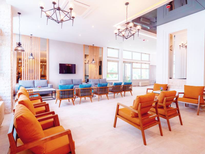 novost rekonstruisan ulcinjski hotel the long beach vinski magazin vino fino
