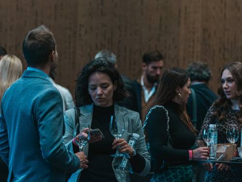 novost salon odabranih vina sjajna vina i mlada publika vinski magazin vino fino