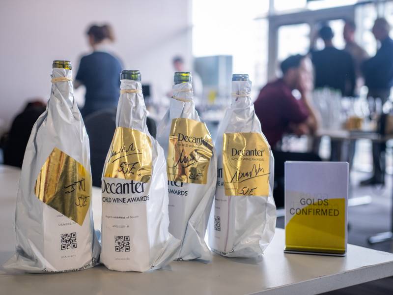 novost sedam zlatnih medalja za srbiju na dekanteru vinski magazin vino fino