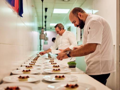 novost više od milion i po dinara prikupljeno na 5 star dinner vinski magazin vino fino