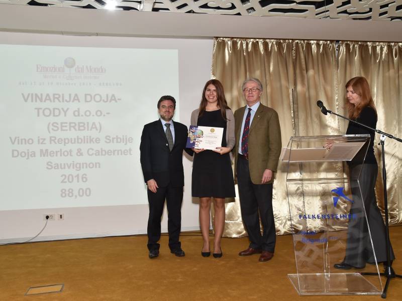 novost zlatne medalje za merlo i kaberne vinski magazin vino fino